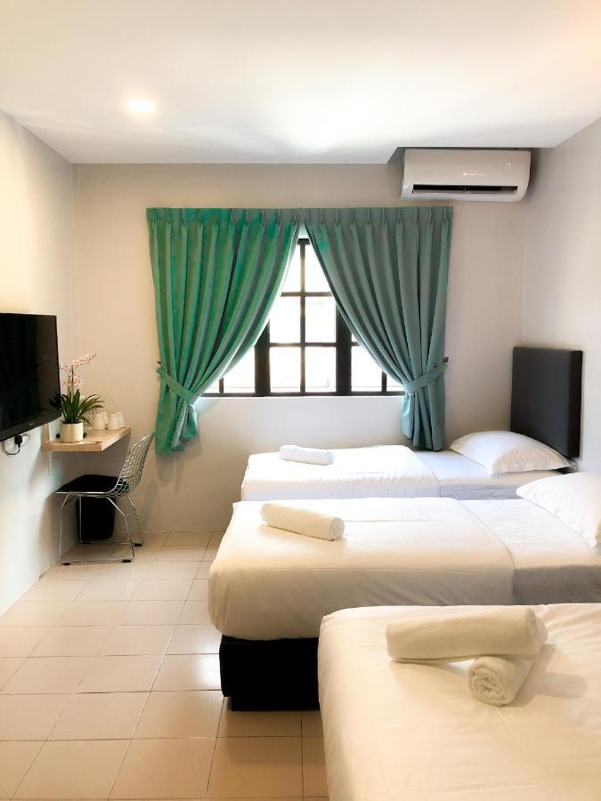 Отель Hako Xpress Tmn Skudai Baru Экстерьер фото